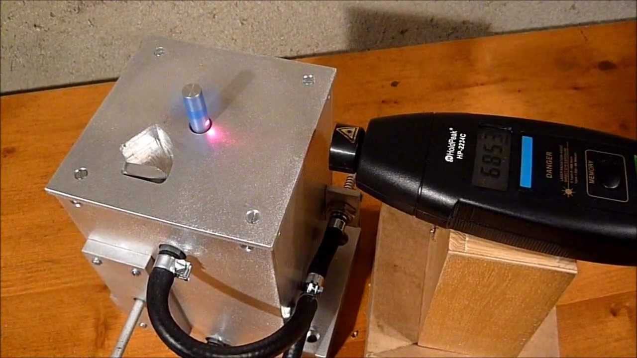 Video: First RPM test of my selfmade Tesla turbine with pressed air